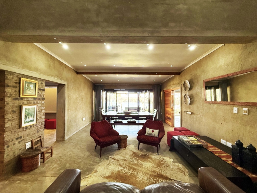 5 Bedroom Property for Sale in Viljoenskroon Rural Free State